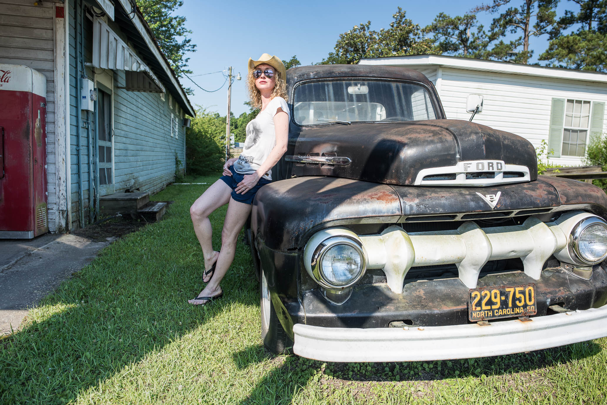 SuzyMae, vintage Ford Pickup